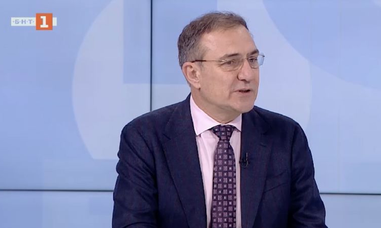 Борислав Гуцанов: Дори и когато си избираме домоуправител, си говорим
