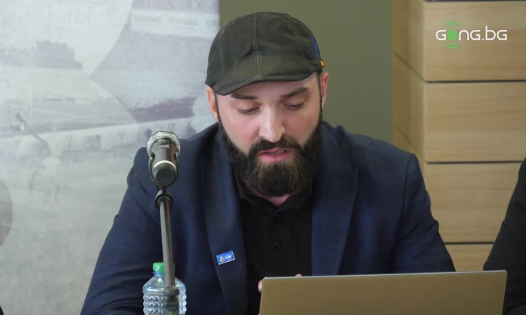 Директор в БФС: Поканихме Стилиян Петров, а Димитър Бербатов ни беше блокирал номерата