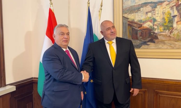 Бойко Борисов посрещна Орбан в Народното събрание - водят делови разговори