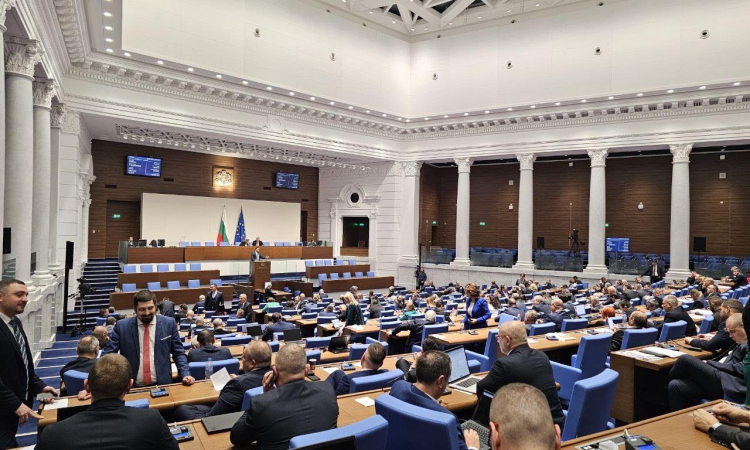 Депутатите избраха Росен Желязков за премиер!