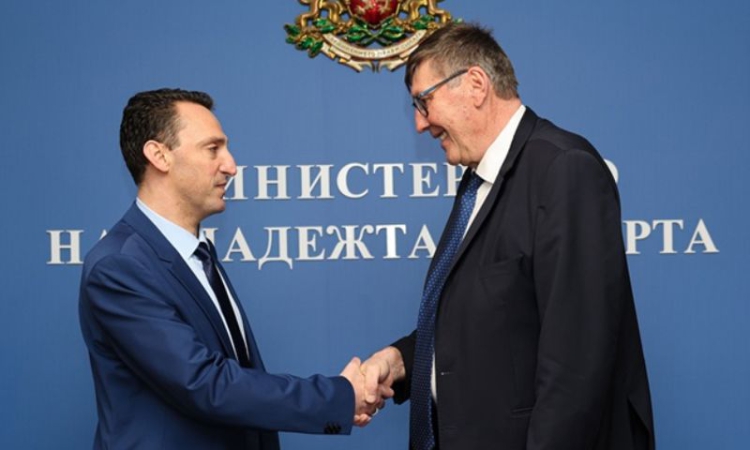 Иван Пешев пое поста министър на младежта и спорта от Георги Глушков