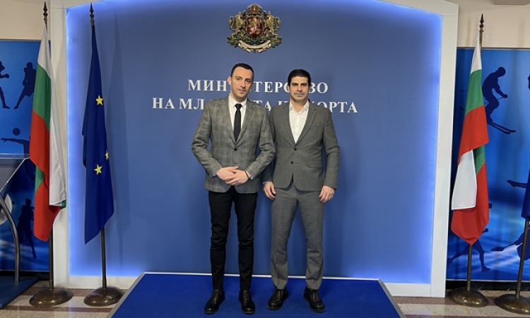 Министърът на младежта и спорта Иван Пешев се срещна с президента на БФС Георги Иванов