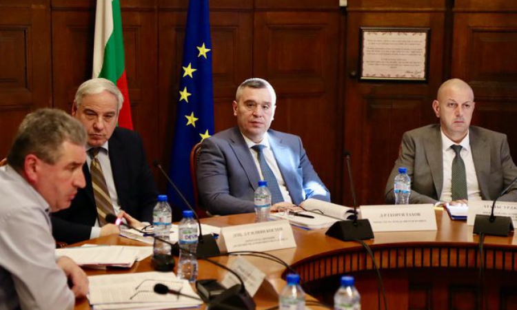 МЗХ предлага да се ограничи водното съдържание в саламуреното сирене
