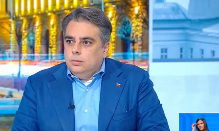Асен Василев: Защо кабинетът не иска да приеме антикорупционното законодателство, за да влязат парите по ПВУ