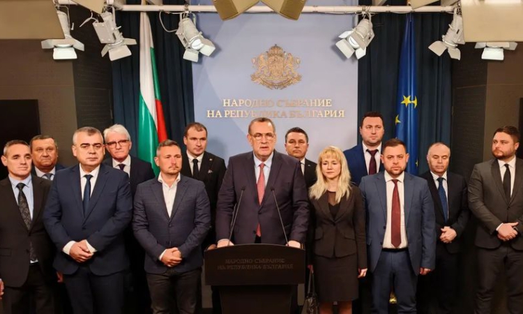 ДПС на Доган: В коя демокрация опозицията гласува бюджета на управляващите, и то на първо четене?