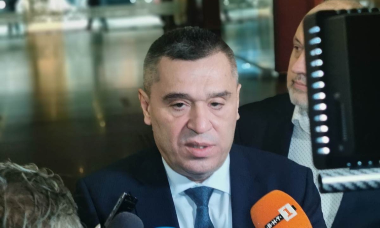 Министърът Тахов предлага 50% български продукти в магазините, надценка - до 20%, регулира цените на 22 хранителни 