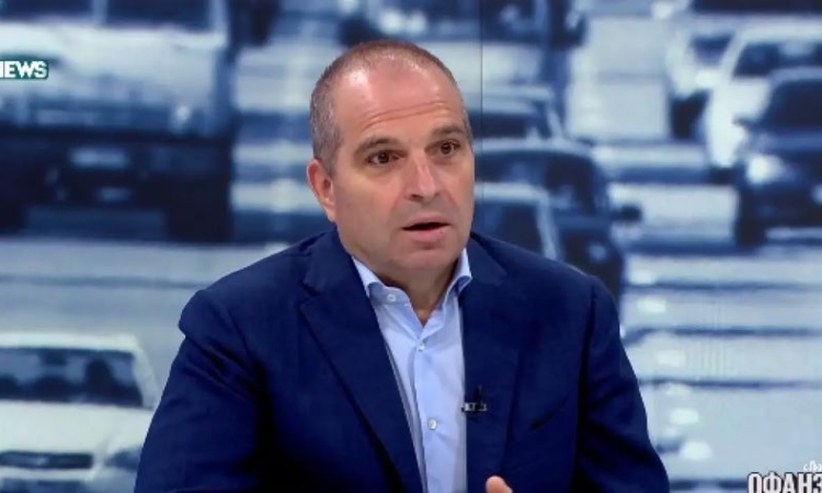 Гроздан Караджов: Късно е либе за китка. Решението за референдум е много закъсняло
