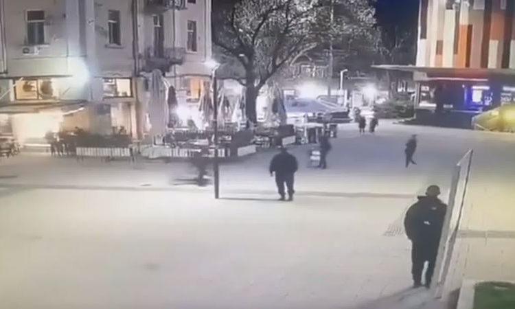Откриха кой е карал електрическата тротинетка, блъснала полицай в центъра на Плевен