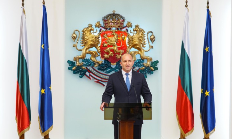 Президентът подписа предложението за референдум за еврото