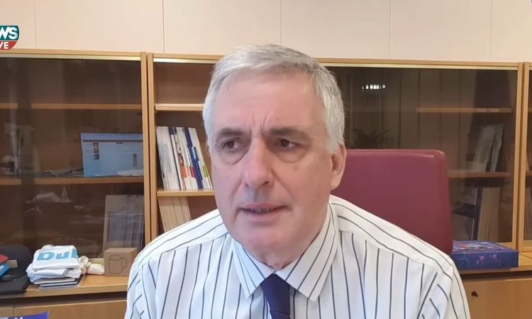 Ивайло Калфин: Референдумът за еврото допълнително би разделил обществото