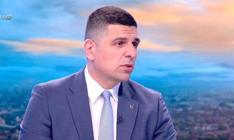 Мирчев: Радев натисна ядрения бутон с този референдум