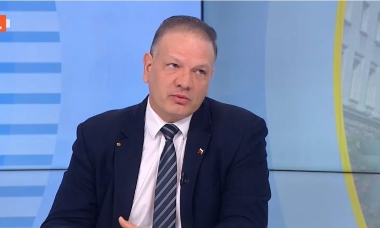 Адв. Славов: Хора, които имаха отношение към фалита през 1997 г., сега са най-големите защитници на лева