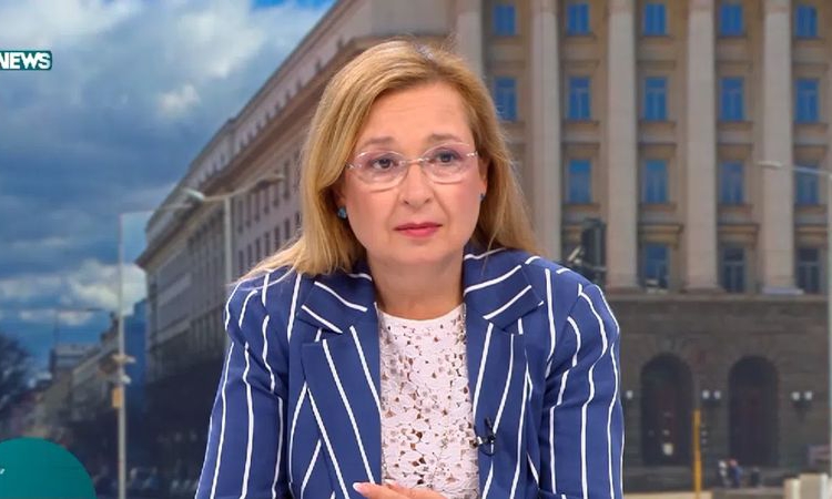 Зорница Русинова: Не бързайте да обменяте парите си в евро