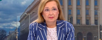 Зорница Русинова: Не бързайте да обменяте парите си в евро
