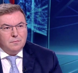 Проф. Ангелов: Оставка на Тошко Йорданов няма да реши проблема със заплатите на младите лекари