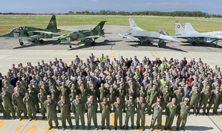 МиГ-29 и F-16 крило до крило на „Тракийска звезда 2025&quot;