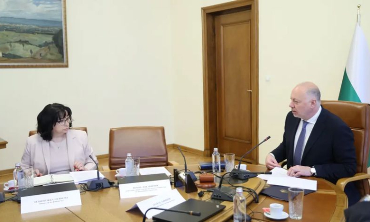 Кабинетът предлага още мерки срещу спекулата и гаранции за потребителите с промени в Закона за въвеждане на еврото