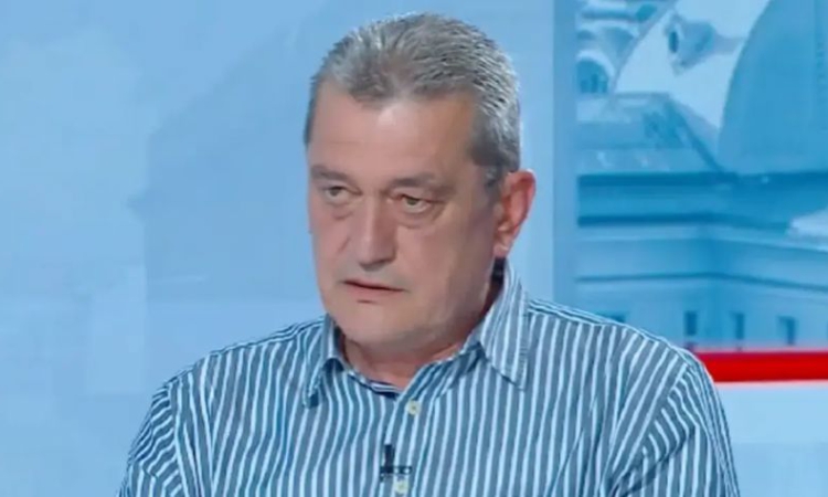Николай Николов: Най-тежкият пожар е в Струмяни. Засегнат е горският фонд. Четири хеликоптера гасят огъня