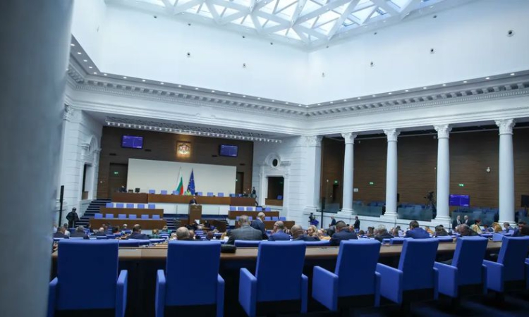Последен работен ден на депутатите преди лятната ваканция. Какво остана нерешено в НС?