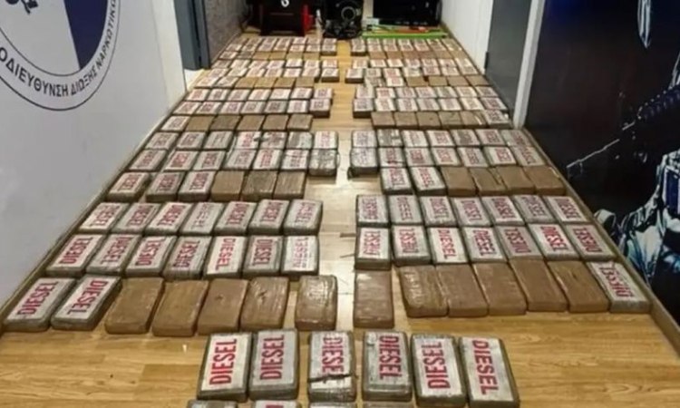 Гръцката полиция задържа над 270 кг кокаин, сред арестуваните е българин