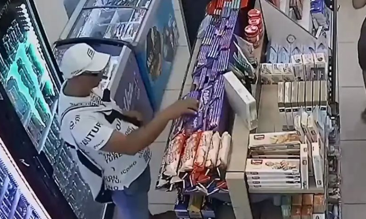 В Стара Загора мъж открадна 51 шоколада