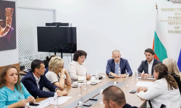 Няма да има промяна в часовете по професионална подготовка по туризъм през тази учебна година