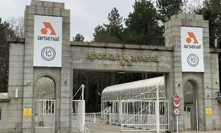Почина багеристът, който пострада в завод „Арсенал“