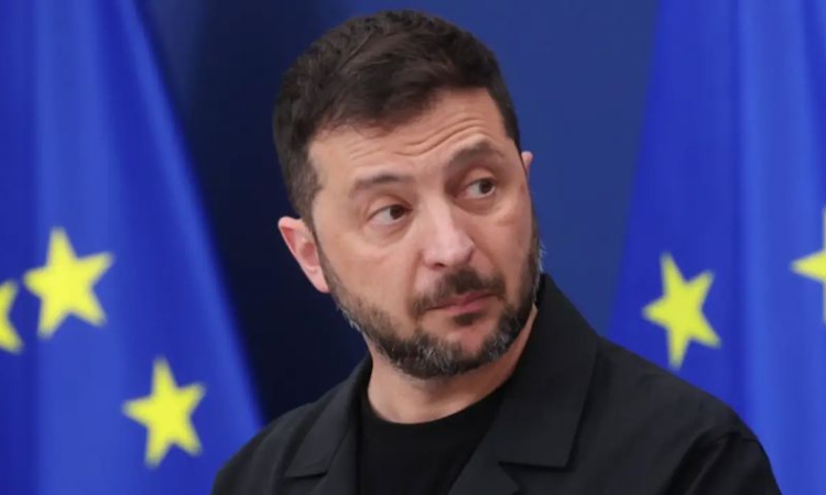 Азаров: ЕС използва наивния Зеленски, за да провокира неудобната на съюза Унгария