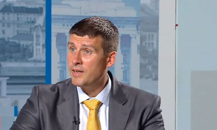 Ивелин Михайлов: Депутати от ГЕРБ, БСП и ИТН обмислят да подкрепят вота на недоверие