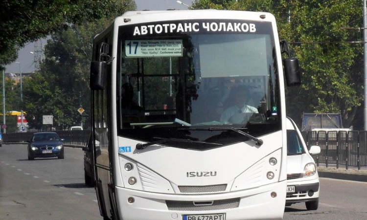 От понеделник временно променят маршрута на автобус № 17