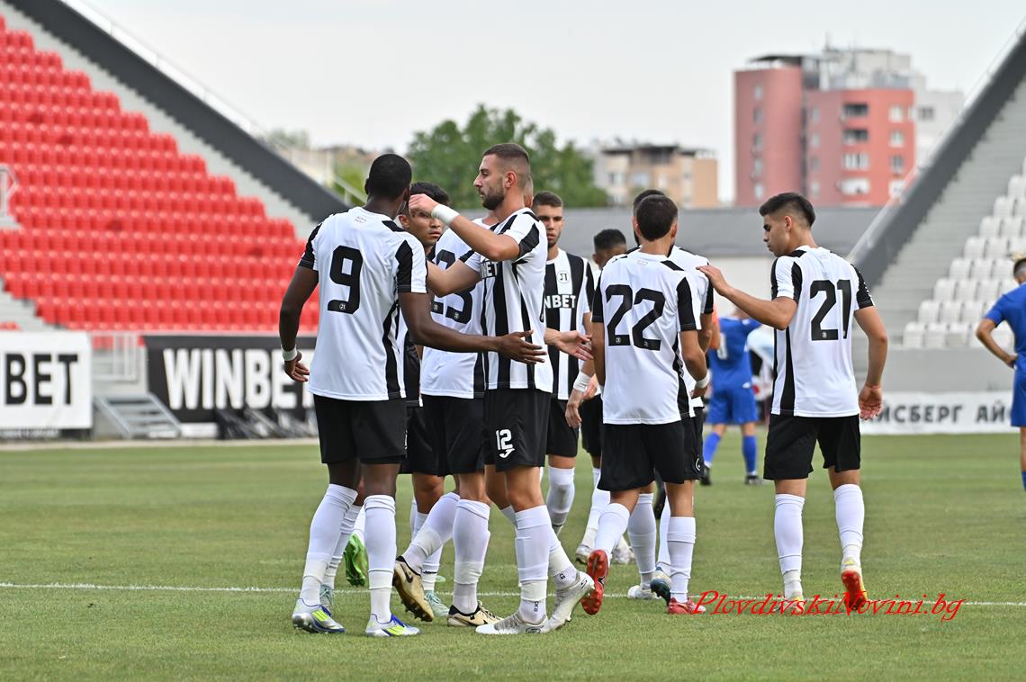 На живо: Локомотив Пд - Лудогорец 1:0, ''смърфовете'' са с десет души
