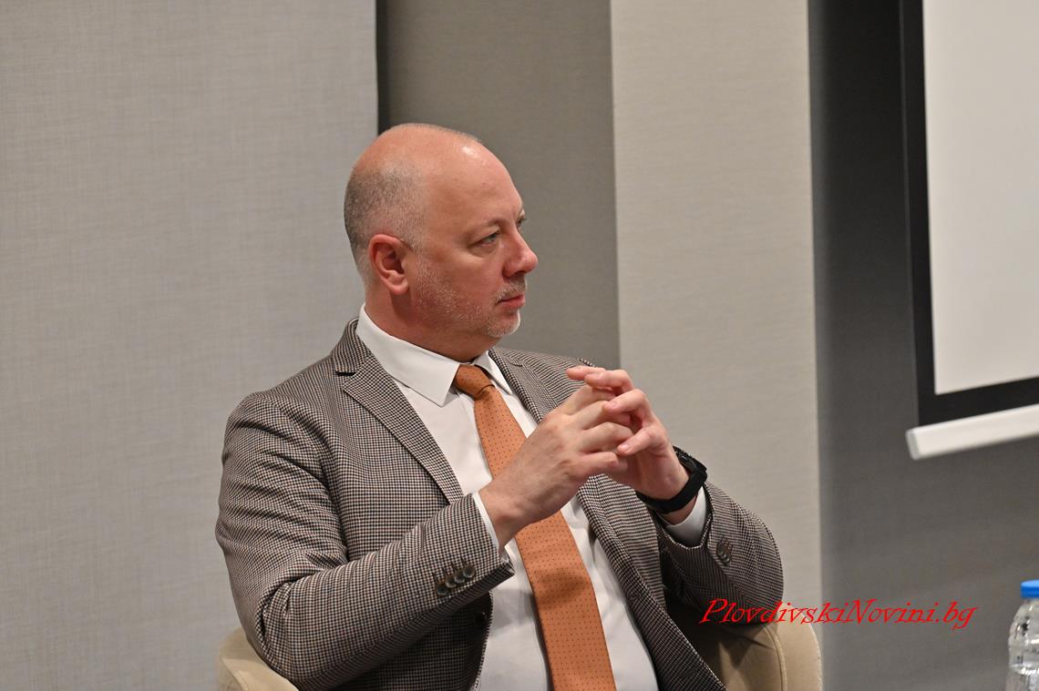 Росен Желязков: Над 20% от учителите са под 35 г. и това е атестат, че все повече млади хора избират тази професия