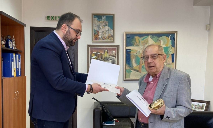  Пламен Панов посрещна тазгодишния носител на Награда „Христо Г.Данов“  за превод - Йордан Костурков