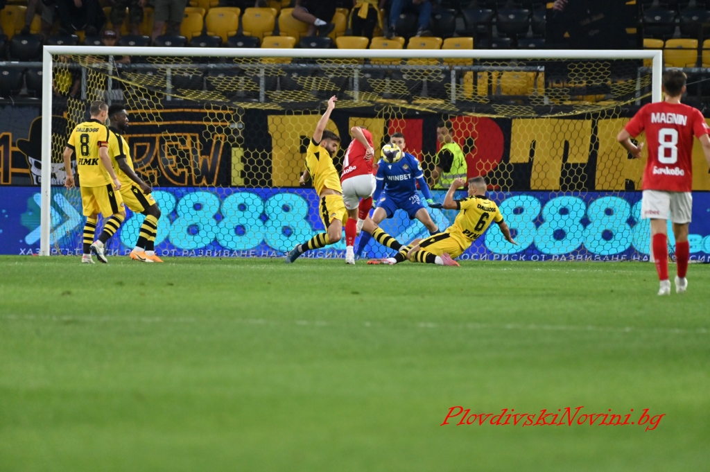 На живо: Ботев - Левски 0:0