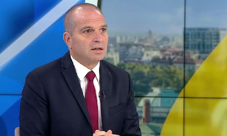 Министър Караджов: За 8 месеца са уволнени 7 души, за които е имало сигнали, че взимат рекет