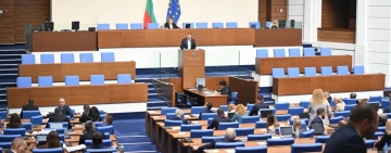 Депутатите правят нов опит да съберат кворум в парламента