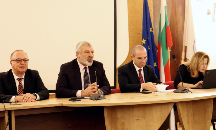 Гроздан Караджов: Готов е новият Закон за обществения транспорт