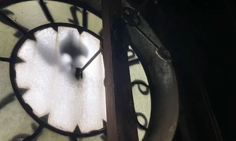 Тази нощ България преминава към зимно часово време, часовниците се връщат с един час назад