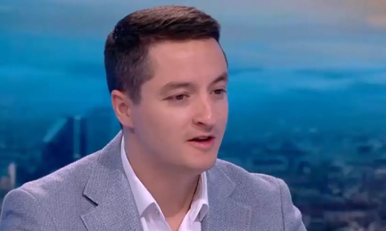 Явор Божанков би тревога: В селата вече има нов играч, който печели вота по-добре от Бойко Борисов