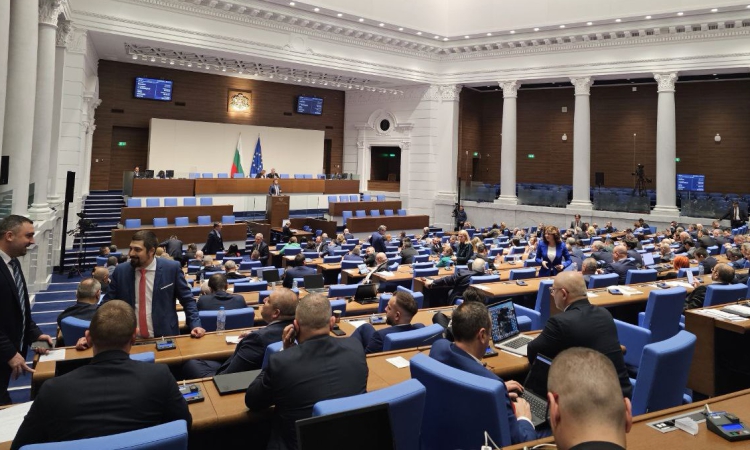 Проектобюджетът с минимална заплата от 605 евро