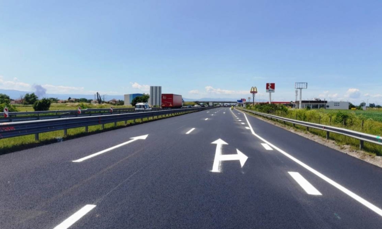 Внимание, шофьори! Километрично задръстване на „Тракия“ заради катастрофа