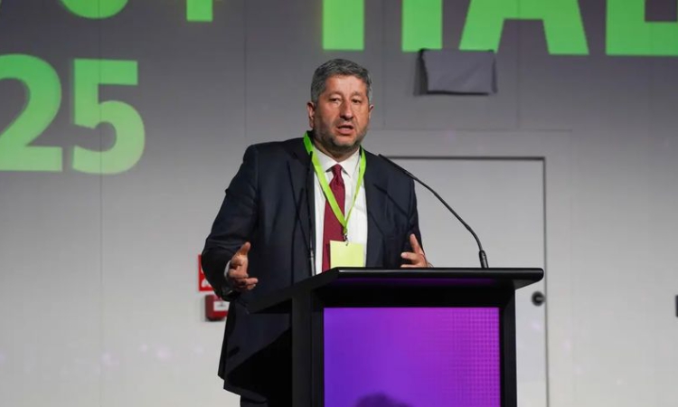 Христо Иванов опроверга Борисов, че е преговарял за сваляне на санкциите по &quot;Магнитски&quot; на Пеевски