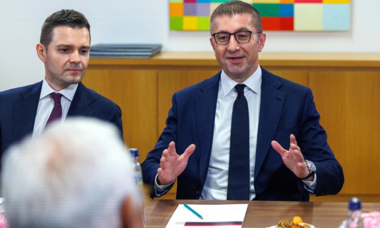 Мицкоски и Муцунски настояват за гаранции от ЕС, че след конституционните промени няма да има ново вето