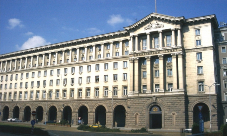 Скок на акциза: Вдигат цените на цигарите догодина