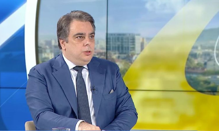 Асен Василев: Притеснително е, че &quot;Гънвор&quot; се оттегля от сделката за &quot;Лукойл&quot;