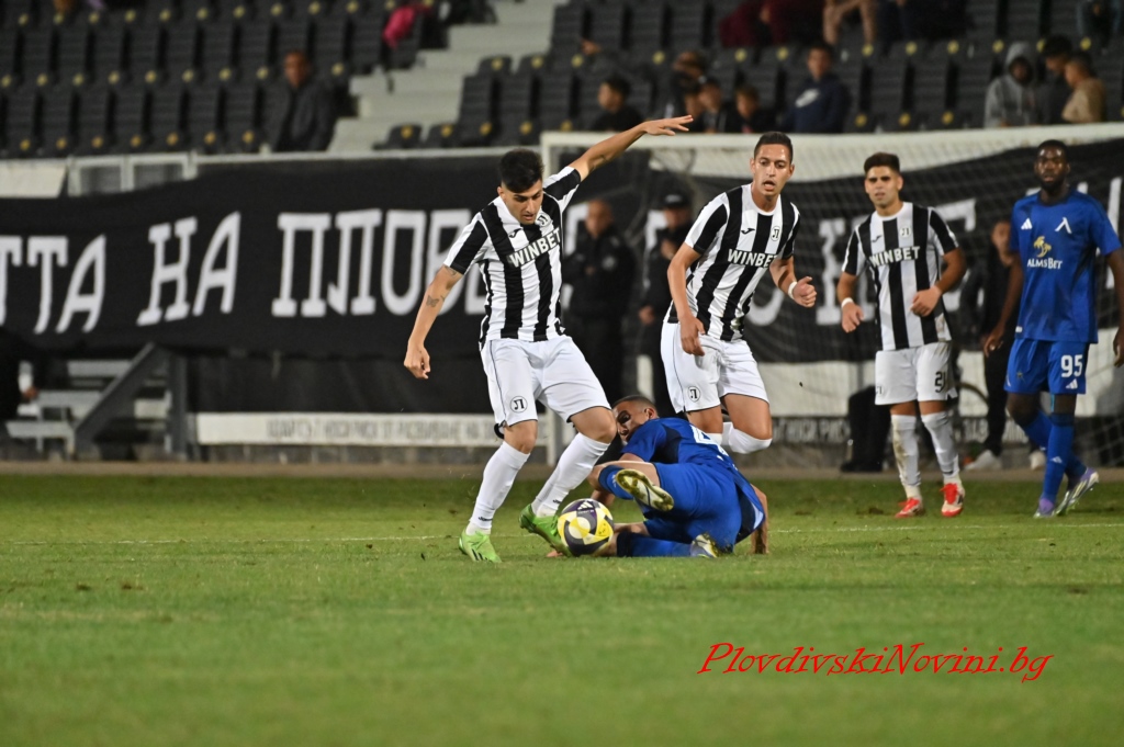 Локомотив се изправя срещу Берое в Пловдив