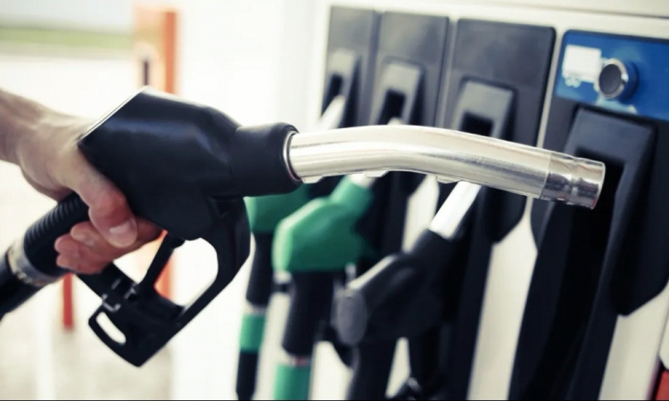 Цените на горивата пълзят нагоре – дизелът поскъпна най-сериозно