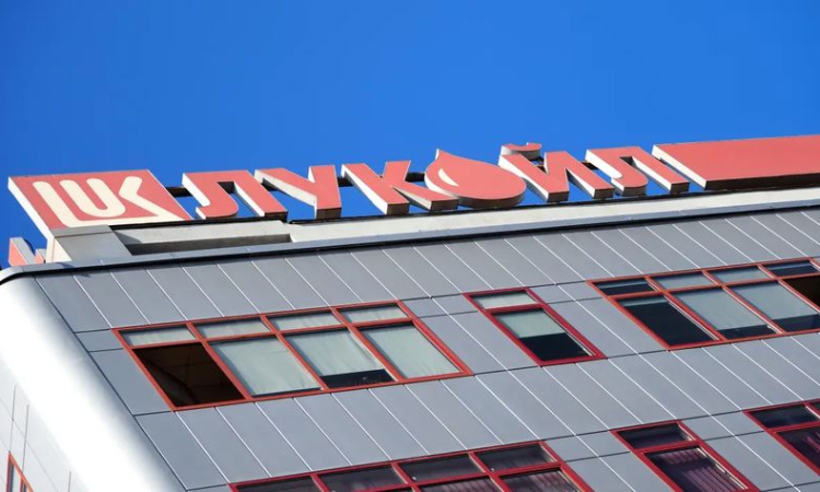 Защо се налага ДАНС да охранява рафинерията на „Лукойл“ в Бургас?