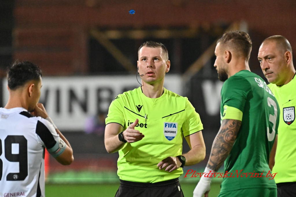 Българин свири Турция - Украйна при младежите