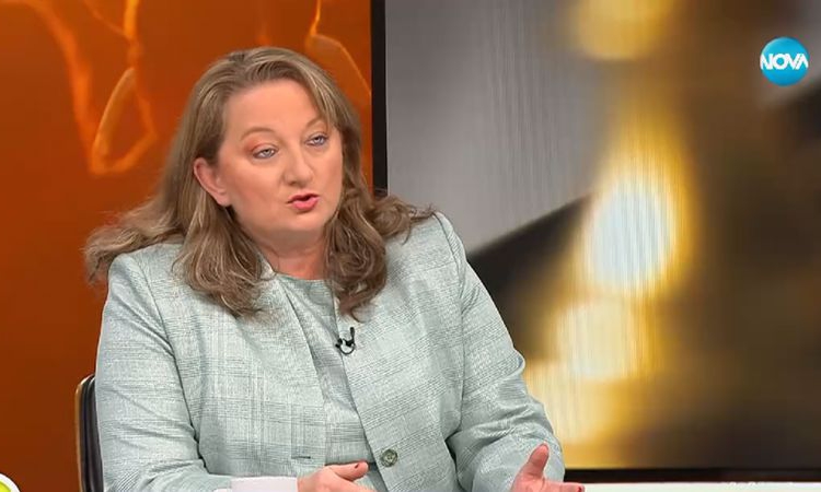 Деница Сачева: Не са планирани коледни добавки за пенсионерите за тази година